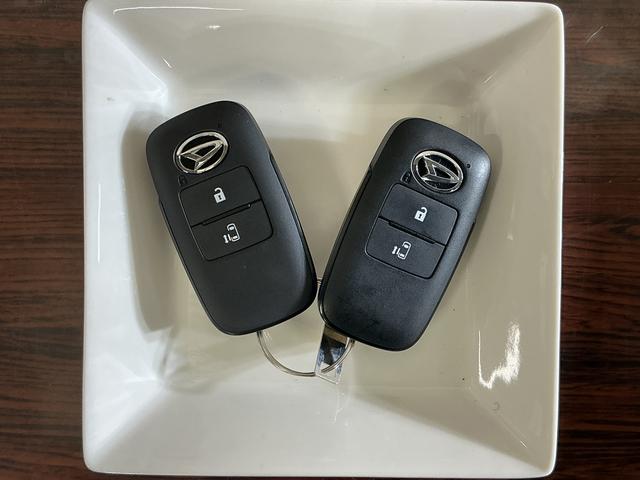 ムーヴＸ　４ＷＤ　片側電動スライドドア　前後コーナーセンサー４ＷＤ　片側電動スライドドア　前後コーナーセンサー　オートマチックハイビーム　オートライト　ＬＥＤヘッドライト　スマートキー　スマアシ　横滑り防止装置　アイドリングストップ　オートエアコン　スペアキー（京都府）の中古車