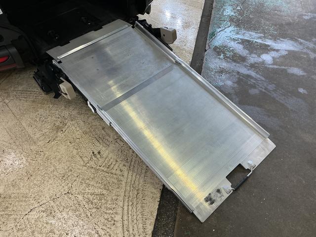 シエンタX ウェルキャブ 車いす仕様車 スロープ タイプI 車イス1ワンオーナー ナビ バックカメラ 前後ドラレコ ETC 片側電動スライドドア 福祉車両 スロープ 車イス1脚 ウインドシールドデアイサー オートマチックハイビーム Bluetooth ワンセグTV(京都府)の中古車