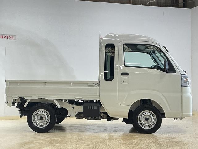 ハイゼットトラックジャンボスタンダード CVT車 4WD ラジオデッキ 3方開CVT車 4WD ラジオデッキ 3方開 前後コーナーセンサー オートマチックハイビーム 横滑り防止装置 アイドリングストップ スペアキー有り オートライト マニュアルエアコン ヘッドライトレベライザー(京都府)の中古車
