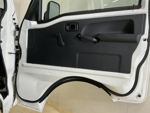 ハイゼットトラックジャンボスタンダード CVT車 4WD ラジオデッキ 3方開CVT車 4WD ラジオデッキ 3方開 前後コーナーセンサー オートマチックハイビーム 横滑り防止装置 アイドリングストップ スペアキー有り オートライト マニュアルエアコン ヘッドライトレベライザー(京都府)の中古車