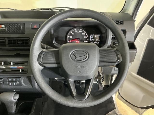 ハイゼットトラックジャンボスタンダード CVT車 4WD ラジオデッキ 3方開CVT車 4WD ラジオデッキ 3方開 前後コーナーセンサー オートマチックハイビーム 横滑り防止装置 アイドリングストップ スペアキー有り オートライト マニュアルエアコン ヘッドライトレベライザー(京都府)の中古車