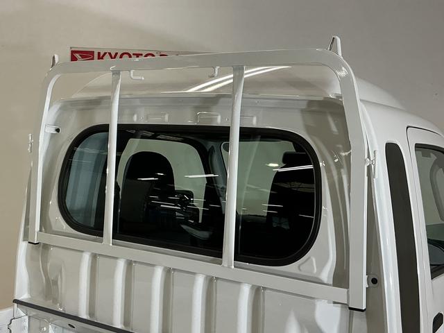 ハイゼットトラックジャンボスタンダード CVT車 4WD ラジオデッキ 3方開CVT車 4WD ラジオデッキ 3方開 前後コーナーセンサー オートマチックハイビーム 横滑り防止装置 アイドリングストップ スペアキー有り オートライト マニュアルエアコン ヘッドライトレベライザー(京都府)の中古車
