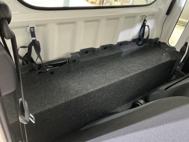 ハイゼットトラックジャンボスタンダード CVT車 4WD ラジオデッキ 3方開CVT車 4WD ラジオデッキ 3方開 前後コーナーセンサー オートマチックハイビーム 横滑り防止装置 アイドリングストップ スペアキー有り オートライト マニュアルエアコン ヘッドライトレベライザー(京都府)の中古車