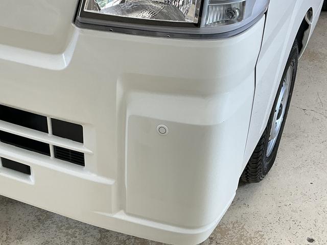 ハイゼットトラックスタンダード　ラジオデッキ　４ＷＤ　３方開　コーナーセンサーラジオデッキ　４ＷＤ　３方開　前後コーナーセンサー　オートマチックハイビーム　オートライト　横滑り防止装置　アイドリングストップ　スペアキー有り　スマアシ　マニュアルエアコン　ヘッドライトレベライザー（京都府）の中古車