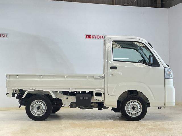 ハイゼットトラックスタンダード　ラジオデッキ　４ＷＤ　３方開　コーナーセンサーラジオデッキ　４ＷＤ　３方開　前後コーナーセンサー　オートマチックハイビーム　オートライト　横滑り防止装置　アイドリングストップ　スペアキー有り　スマアシ　マニュアルエアコン　ヘッドライトレベライザー（京都府）の中古車