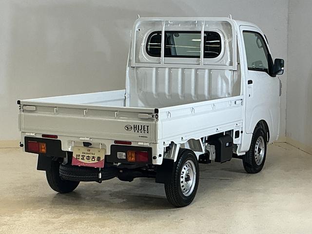 ハイゼットトラックスタンダード　ラジオデッキ　４ＷＤ　３方開　コーナーセンサーラジオデッキ　４ＷＤ　３方開　前後コーナーセンサー　オートマチックハイビーム　オートライト　横滑り防止装置　アイドリングストップ　スペアキー有り　スマアシ　マニュアルエアコン　ヘッドライトレベライザー（京都府）の中古車