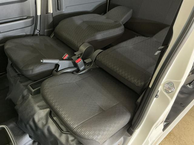 ハイゼットカーゴDX 届出済み未使用車 ラジオデッキ 前後コーナーセンサー届出済み未使用車 ラジオデッキ 前後コーナーセンサー オートマチックハイビーム オートライト キーレスエントリー スマートアシスト アイドリングストップ 横滑り防止装置 スペアキー マニュアルエアコン(京都府)の中古車