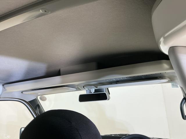 ハイゼットカーゴDX 届出済み未使用車 ラジオデッキ 前後コーナーセンサー届出済み未使用車 ラジオデッキ 前後コーナーセンサー オートマチックハイビーム オートライト キーレスエントリー スマートアシスト アイドリングストップ 横滑り防止装置 スペアキー マニュアルエアコン(京都府)の中古車