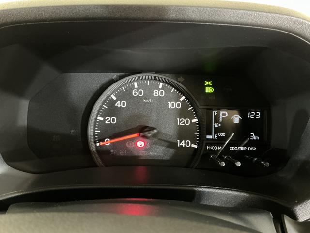 ハイゼットカーゴDX 届出済み未使用車 ラジオデッキ 前後コーナーセンサー届出済み未使用車 ラジオデッキ 前後コーナーセンサー オートマチックハイビーム オートライト キーレスエントリー スマートアシスト アイドリングストップ 横滑り防止装置 スペアキー マニュアルエアコン(京都府)の中古車