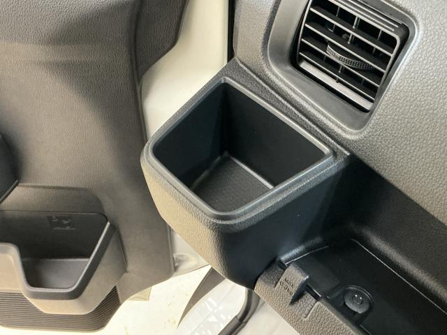 ハイゼットカーゴDX 届出済み未使用車 ラジオデッキ 前後コーナーセンサー届出済み未使用車 ラジオデッキ 前後コーナーセンサー オートマチックハイビーム オートライト キーレスエントリー スマートアシスト アイドリングストップ 横滑り防止装置 スペアキー マニュアルエアコン(京都府)の中古車