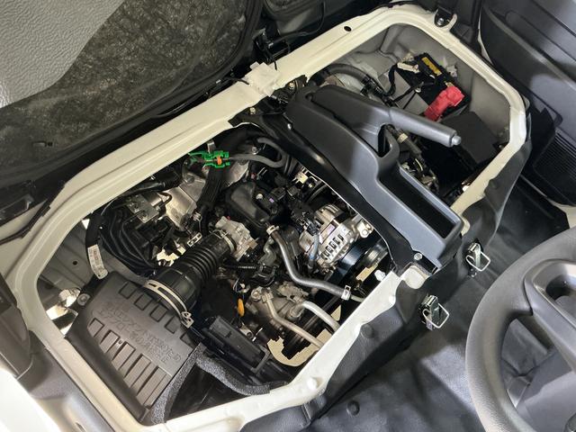 ハイゼットカーゴDX 届出済み未使用車 ラジオデッキ 前後コーナーセンサー届出済み未使用車 ラジオデッキ 前後コーナーセンサー オートマチックハイビーム オートライト キーレスエントリー スマートアシスト アイドリングストップ 横滑り防止装置 スペアキー マニュアルエアコン(京都府)の中古車