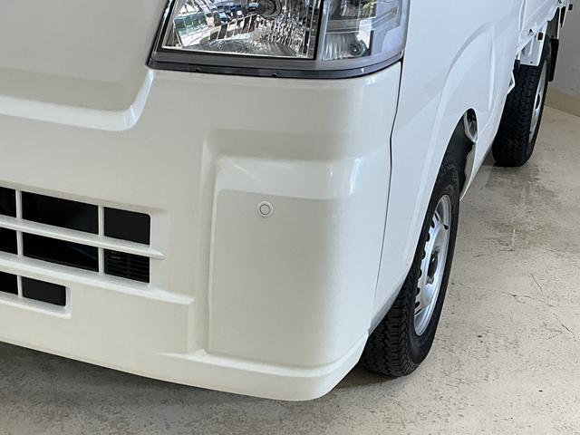 ハイゼットトラックジャンボスタンダード 切替式4WD ラジオデッキ 3方開切替式4WD ラジオデッキ 3方開 前後コーナーセンサー オートマチックハイビーム オートライト スペアキー有り アイドリングストップ 横滑り防止装置 マニュアルエアコン ヘッドライトレベライザー(京都府)の中古車