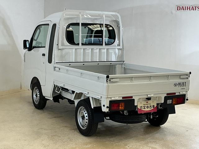 ハイゼットトラックジャンボスタンダード 切替式4WD ラジオデッキ 3方開切替式4WD ラジオデッキ 3方開 前後コーナーセンサー オートマチックハイビーム オートライト スペアキー有り アイドリングストップ 横滑り防止装置 マニュアルエアコン ヘッドライトレベライザー(京都府)の中古車
