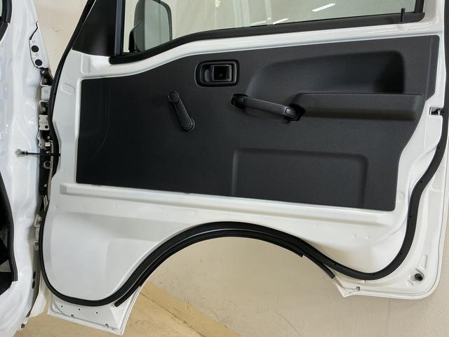 ハイゼットトラックジャンボスタンダード 切替式4WD ラジオデッキ 3方開切替式4WD ラジオデッキ 3方開 前後コーナーセンサー オートマチックハイビーム オートライト スペアキー有り アイドリングストップ 横滑り防止装置 マニュアルエアコン ヘッドライトレベライザー(京都府)の中古車