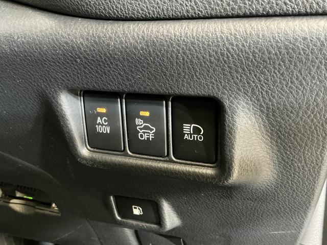 Ｃ−ＨＲＧ　ナビ　前後カメラ　ＥＴＣ　クルーズコントロール　２ＷＤナビ　前後カメラ　ＥＴＣ　クルーズコントロール　プッシュボタンエンジンスタート　フルセグチューナー　ブルートゥース対応　アルミホイール　ＬＥＤヘッドライト　オートライト　シートヒーター　ＡＢＳ（京都府）の中古車