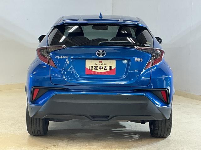 Ｃ−ＨＲＧ　ナビ　前後カメラ　ＥＴＣ　クルーズコントロール　２ＷＤナビ　前後カメラ　ＥＴＣ　クルーズコントロール　プッシュボタンエンジンスタート　フルセグチューナー　ブルートゥース対応　アルミホイール　ＬＥＤヘッドライト　オートライト　シートヒーター　ＡＢＳ（京都府）の中古車