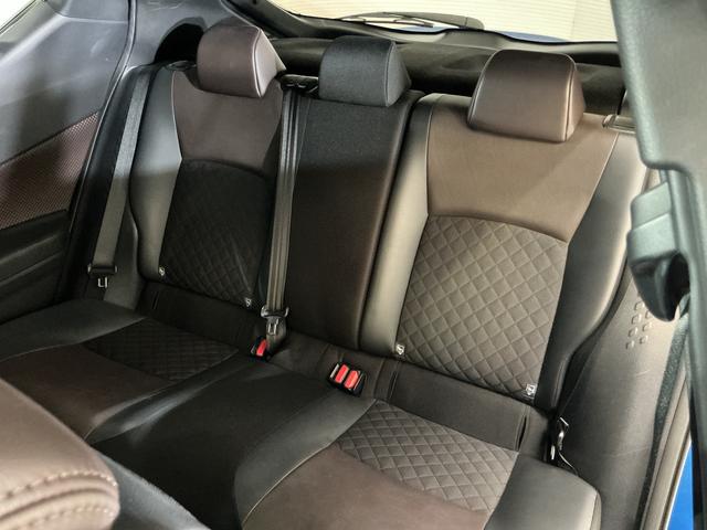 Ｃ−ＨＲＧ　ナビ　前後カメラ　ＥＴＣ　クルーズコントロール　２ＷＤナビ　前後カメラ　ＥＴＣ　クルーズコントロール　プッシュボタンエンジンスタート　フルセグチューナー　ブルートゥース対応　アルミホイール　ＬＥＤヘッドライト　オートライト　シートヒーター　ＡＢＳ（京都府）の中古車