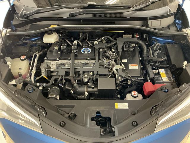 Ｃ−ＨＲＧ　ナビ　前後カメラ　ＥＴＣ　クルーズコントロール　２ＷＤナビ　前後カメラ　ＥＴＣ　クルーズコントロール　プッシュボタンエンジンスタート　フルセグチューナー　ブルートゥース対応　アルミホイール　ＬＥＤヘッドライト　オートライト　シートヒーター　ＡＢＳ（京都府）の中古車