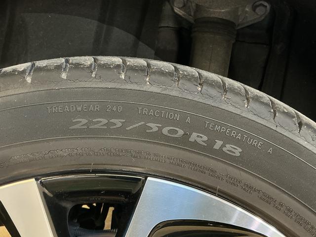 Ｃ−ＨＲＧ　ナビ　前後カメラ　ＥＴＣ　クルーズコントロール　２ＷＤナビ　前後カメラ　ＥＴＣ　クルーズコントロール　プッシュボタンエンジンスタート　フルセグチューナー　ブルートゥース対応　アルミホイール　ＬＥＤヘッドライト　オートライト　シートヒーター　ＡＢＳ（京都府）の中古車
