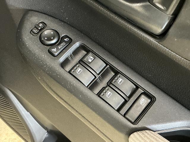 ムーヴX 4WD 片側電動スライドドア 前後コーナーセンサー4WD 片側電動スライドドア 前後コーナーセンサー オートマチックハイビーム LEDヘッドライト オートライト スマートキー アイドリングストップ 横滑り防止装置 スマアシ オートエアコン スペアキー(京都府)の中古車