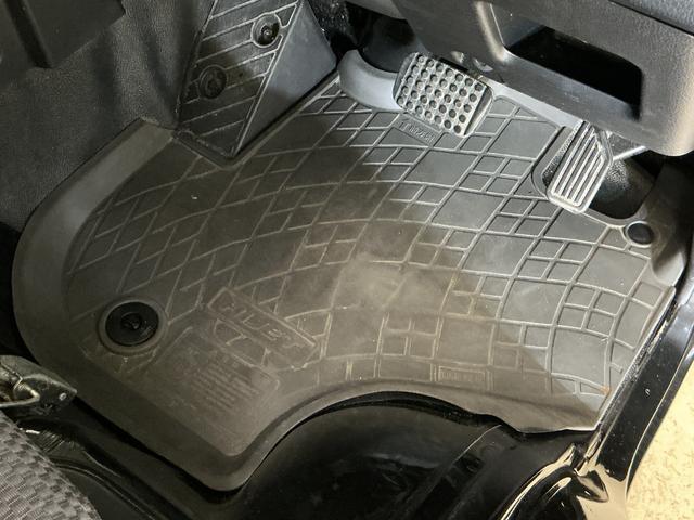 ハイゼットトラックジャンボＳＡIIIｔ　ワンオーナー　ナビ　ドラレコ　ＥＴＣワンオーナー　ナビ　ドライブレコーダー　ＥＴＣ　３方開　荷台作業灯　Ｂｌｕｅｔｏｏｔｈ　ＤＶＤ再生　フルセグＴＶ　ＬＥＤヘッドライト　フォグライト　横滑り防止装置　スマアシ　マニュアルエアコン（京都府）の中古車