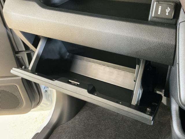 ムーヴＧ　届出済み未使用車　９インチディスプレイオーディオ　ＵＳＢ届出済み未使用車　９インチディスプレイオーディオ　バックカメラ　片側電動スライドドア　ワイヤレス充電　前後コーナーセンサー　電子パーキング　オートマチックハイビーム　Ｂｌｕｅｔｏｏｔｈ　ＵＳＢ接続（京都府）の中古車