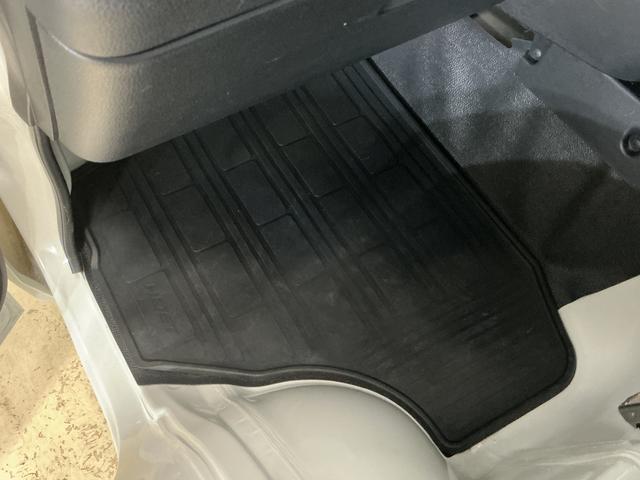 ハイゼットトラックスタンダードＳＡIIIｔ　４ＷＤ　ＬＥＤヘッドライトワンオーナー　４ＷＤ　スマートアシストＩＩＩｔ　ＡＭ／ＦＭチューナー　マニュアルエアコン　スチールホイール　ラバーマット　ＥＴＣ　テールゲートチェーン　運転席エアバッグ　パワステ　ＬＥＤヘッドライト（京都府）の中古車