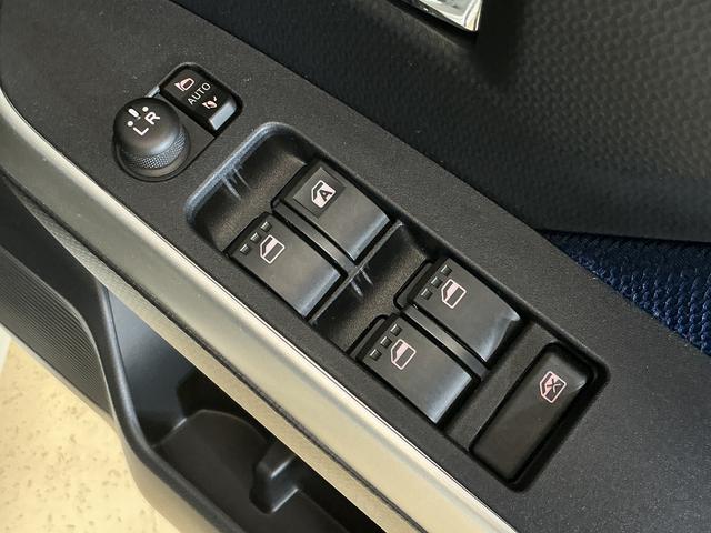 トールカスタムＧ　ＳＡII　ワンオーナー　ナビ　パノラマモニターワンオーナー　ナビ　パノラマモニター　ＥＴＣ　両側電動スライドドア　オートクルーズコントロール　Ｂｌｕｅｔｏｏｔｈ　ＤＶＤ再生　フルセグＴＶ　オートライト　ＬＥＤヘッドライト　スマートキー　スマアシ（京都府）の中古車
