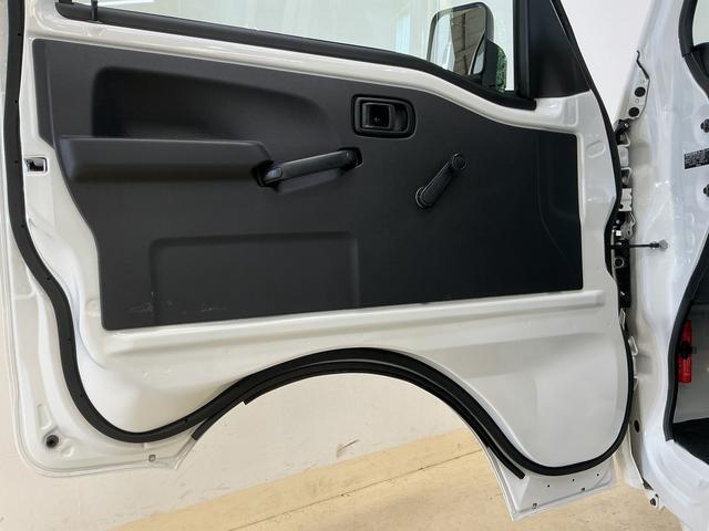 ハイゼットトラックジャンボスタンダード 4WD スマートアシスト オートライト4WD スマートアシスト オートライト マニュアルエアコン スチールホイール オートハイビーム AM/FMチューナー コーナーセンサー テールゲートチェーン アイドリングストップ ABS(京都府)の中古車