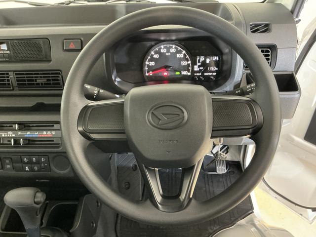 ハイゼットトラックスタンダード 切替式4WD ラジオデッキ コーナーセンサー切替式4WD ラジオデッキ 前後コーナーセンサー オートマチックハイビーム 3方開 オートライト 横滑り防止装置 アイドリングストップ マニュアルエアコン 12V電源ソケット ラバーマット スマアシ(京都府)の中古車