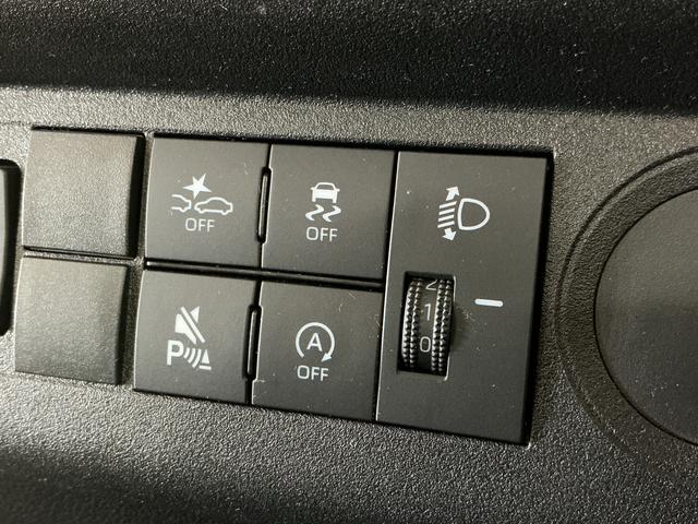 ハイゼットトラックスタンダード 切替式4WD ラジオデッキ コーナーセンサー切替式4WD ラジオデッキ 前後コーナーセンサー オートマチックハイビーム 3方開 オートライト 横滑り防止装置 アイドリングストップ マニュアルエアコン 12V電源ソケット ラバーマット スマアシ(京都府)の中古車