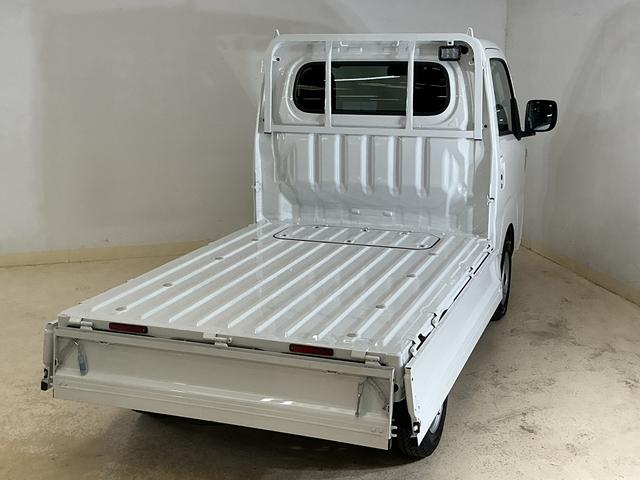 ハイゼットトラックＥＸＴ　切替式４ＷＤ　３方開　荷台作業灯　コーナーセンサー切替式４ＷＤ　３方開　荷台作業灯　コーナーセンサー　オートマチックハイビーム　スマートキー　スマートアシスト　オートライト　フォグライト　アイドリングストップ　横滑り防止装置　盗難防止装置　スペアキー（京都府）の中古車