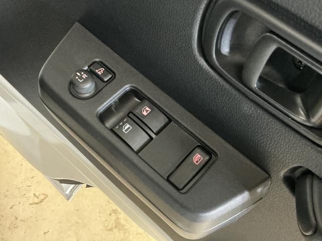 ハイゼットトラックＥＸＴ　切替式４ＷＤ　３方開　荷台作業灯　コーナーセンサー切替式４ＷＤ　３方開　荷台作業灯　コーナーセンサー　オートマチックハイビーム　スマートキー　スマートアシスト　オートライト　フォグライト　アイドリングストップ　横滑り防止装置　盗難防止装置　スペアキー（京都府）の中古車
