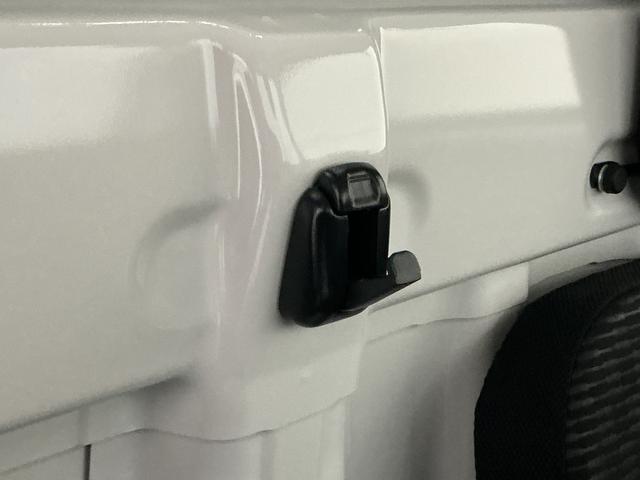ハイゼットトラックＥＸＴ　切替式４ＷＤ　３方開　荷台作業灯　コーナーセンサー切替式４ＷＤ　３方開　荷台作業灯　コーナーセンサー　オートマチックハイビーム　スマートキー　スマートアシスト　オートライト　フォグライト　アイドリングストップ　横滑り防止装置　盗難防止装置　スペアキー（京都府）の中古車