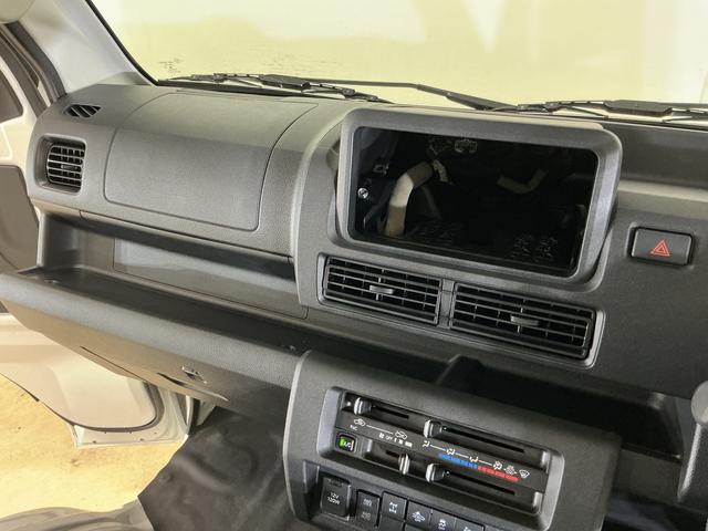 ハイゼットトラックＥＸＴ　切替式４ＷＤ　３方開　荷台作業灯　コーナーセンサー切替式４ＷＤ　３方開　荷台作業灯　コーナーセンサー　オートマチックハイビーム　スマートキー　スマートアシスト　オートライト　フォグライト　アイドリングストップ　横滑り防止装置　盗難防止装置　スペアキー（京都府）の中古車