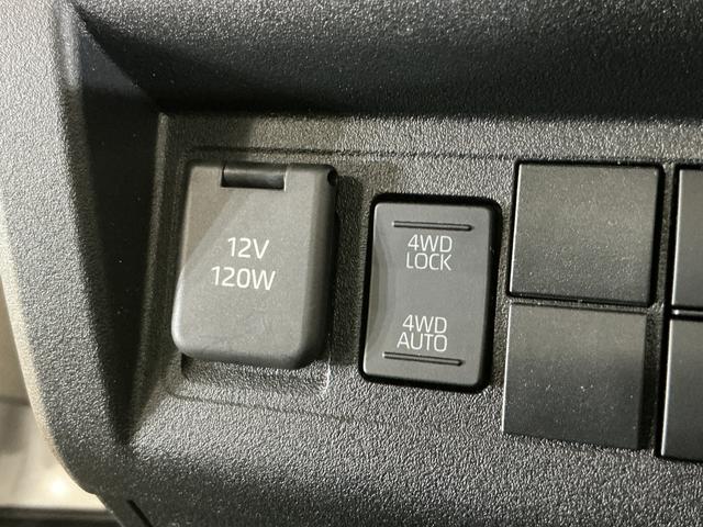 ハイゼットトラックジャンボスタンダード 切替式4WD ラジオデッキ 3方開切替式4WD CVT ラジオ 3方開 前後コーナーセンサー オートマチックハイビーム スマアシ オートライト アイドリングストップ 横滑り防止装置 スペアキー有り マニュアルエアコン ラバーマット(京都府)の中古車