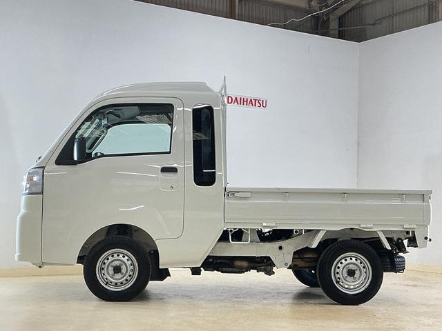 ハイゼットトラックジャンボスタンダード 切替式4WD ラジオデッキ 3方開切替式4WD CVT ラジオ 3方開 前後コーナーセンサー オートマチックハイビーム スマアシ オートライト アイドリングストップ 横滑り防止装置 スペアキー有り マニュアルエアコン ラバーマット(京都府)の中古車