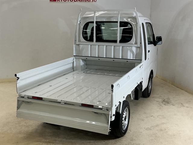 ハイゼットトラックジャンボスタンダード 切替式4WD ラジオデッキ 3方開切替式4WD CVT ラジオ 3方開 前後コーナーセンサー オートマチックハイビーム スマアシ オートライト アイドリングストップ 横滑り防止装置 スペアキー有り マニュアルエアコン ラバーマット(京都府)の中古車