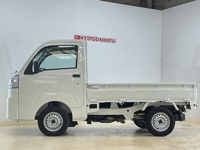 ハイゼットトラックスタンダード 切替式4WD ラジオデッキ 3方開 スマアシ切替式4WD ラジオデッキ 3方開 前後コーナーセンサー オートライト スペアキー有り アイドリングストップ 横滑り防止装置 スマアシ マニュアルエアコン 12V電源ソケット ヘッドライトレベライザー(京都府)の中古車