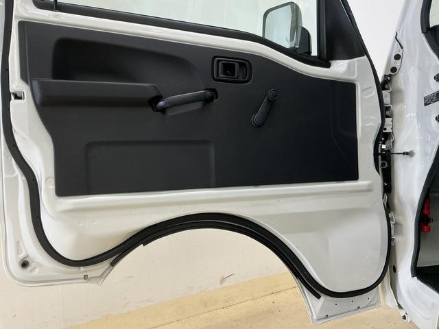 ハイゼットトラックスタンダード 切替式4WD ラジオデッキ 3方開 スマアシ切替式4WD ラジオデッキ 3方開 前後コーナーセンサー オートライト スペアキー有り アイドリングストップ 横滑り防止装置 スマアシ マニュアルエアコン 12V電源ソケット ヘッドライトレベライザー(京都府)の中古車