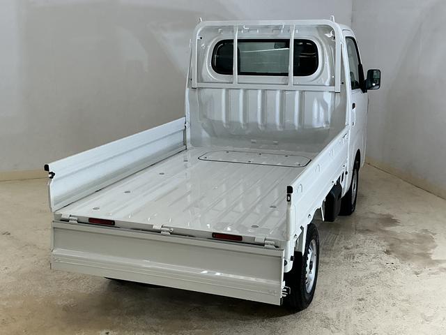 ハイゼットトラックスタンダード 切替式4WD ラジオデッキ 3方開 スマアシ切替式4WD ラジオデッキ 3方開 前後コーナーセンサー オートライト スペアキー有り アイドリングストップ 横滑り防止装置 スマアシ マニュアルエアコン 12V電源ソケット ヘッドライトレベライザー(京都府)の中古車