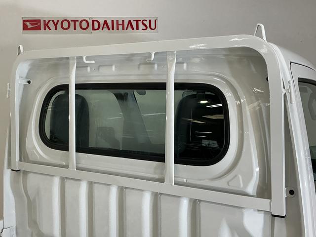 ハイゼットトラックスタンダード 切替式4WD ラジオデッキ 3方開 スマアシ切替式4WD ラジオデッキ 3方開 前後コーナーセンサー オートライト スペアキー有り アイドリングストップ 横滑り防止装置 スマアシ マニュアルエアコン 12V電源ソケット ヘッドライトレベライザー(京都府)の中古車
