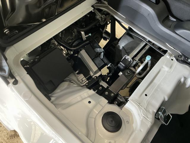 ハイゼットトラックスタンダード 切替式4WD ラジオデッキ 3方開 スマアシ切替式4WD ラジオデッキ 3方開 前後コーナーセンサー オートライト スペアキー有り アイドリングストップ 横滑り防止装置 スマアシ マニュアルエアコン 12V電源ソケット ヘッドライトレベライザー(京都府)の中古車