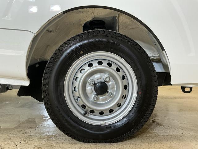 ハイゼットトラックスタンダード 切替式4WD ラジオデッキ 3方開 スマアシ切替式4WD ラジオデッキ 3方開 前後コーナーセンサー オートライト スペアキー有り アイドリングストップ 横滑り防止装置 スマアシ マニュアルエアコン 12V電源ソケット ヘッドライトレベライザー(京都府)の中古車