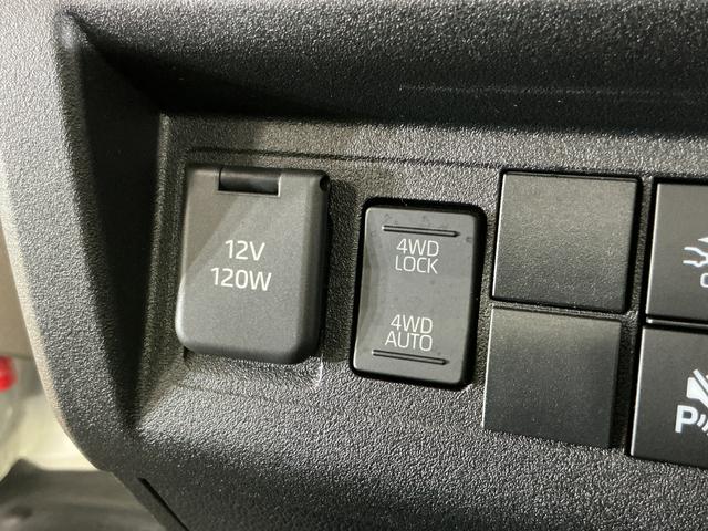 ハイゼットトラックスタンダード　切替式４ＷＤ　ラジオデッキ　３方開　スマアシ切替式４ＷＤ　ラジオデッキ　３方開　前後コーナーセンサー　スマートアシスト　オートライト　アイドリングストップ　横滑り防止装置　マニュアルエアコン　ヘッドライトレベライザー　１２Ｖ電源ソケット（京都府）の中古車