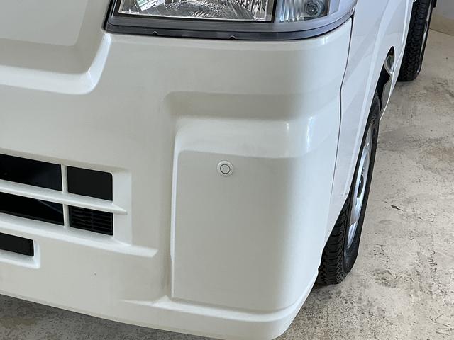 ハイゼットトラックスタンダード　切替式４ＷＤ　ラジオデッキ　３方開　スマアシ切替式４ＷＤ　ラジオデッキ　３方開　前後コーナーセンサー　スマートアシスト　オートライト　アイドリングストップ　横滑り防止装置　マニュアルエアコン　ヘッドライトレベライザー　１２Ｖ電源ソケット（京都府）の中古車