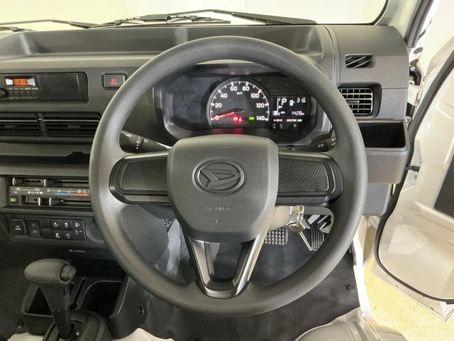 ハイゼットトラックスタンダード　切替式４ＷＤ　ラジオデッキ　３方開　スマアシ切替式４ＷＤ　ラジオデッキ　３方開　前後コーナーセンサー　スマートアシスト　オートライト　アイドリングストップ　横滑り防止装置　マニュアルエアコン　ヘッドライトレベライザー　１２Ｖ電源ソケット（京都府）の中古車