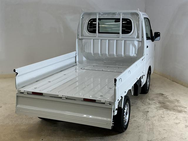ハイゼットトラックスタンダード　切替式４ＷＤ　ラジオデッキ　３方開　スマアシ切替式４ＷＤ　ラジオデッキ　３方開　前後コーナーセンサー　スマートアシスト　オートライト　アイドリングストップ　横滑り防止装置　マニュアルエアコン　ヘッドライトレベライザー　１２Ｖ電源ソケット（京都府）の中古車