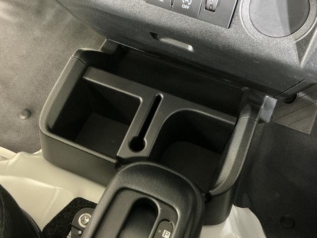 ハイゼットトラックスタンダード　切替式４ＷＤ　ラジオデッキ　３方開　スマアシ切替式４ＷＤ　ラジオデッキ　３方開　前後コーナーセンサー　スマートアシスト　オートライト　アイドリングストップ　横滑り防止装置　マニュアルエアコン　ヘッドライトレベライザー　１２Ｖ電源ソケット（京都府）の中古車
