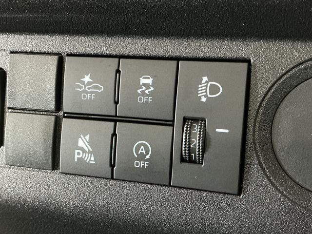 ハイゼットトラックスタンダード　切替式４ＷＤ　ラジオデッキ　３方開　スマアシ切替式４ＷＤ　ラジオデッキ　３方開　前後コーナーセンサー　スマートアシスト　オートライト　アイドリングストップ　横滑り防止装置　マニュアルエアコン　ヘッドライトレベライザー　１２Ｖ電源ソケット（京都府）の中古車